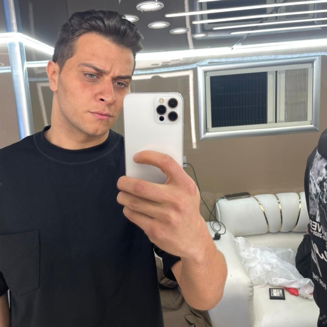 Screenshot_20260208_222749_com.instagram.android_edit_57899015316164